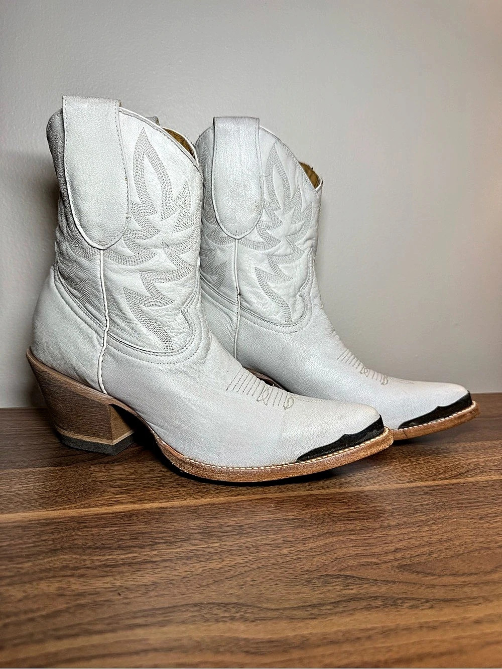 Miranda Lambert's Idyllwind "Wheels" White
Western Booties US 7.5